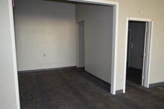 910 W Trimble Ave, Berryville, AR for lease Interior Photo- Image 1 of 8