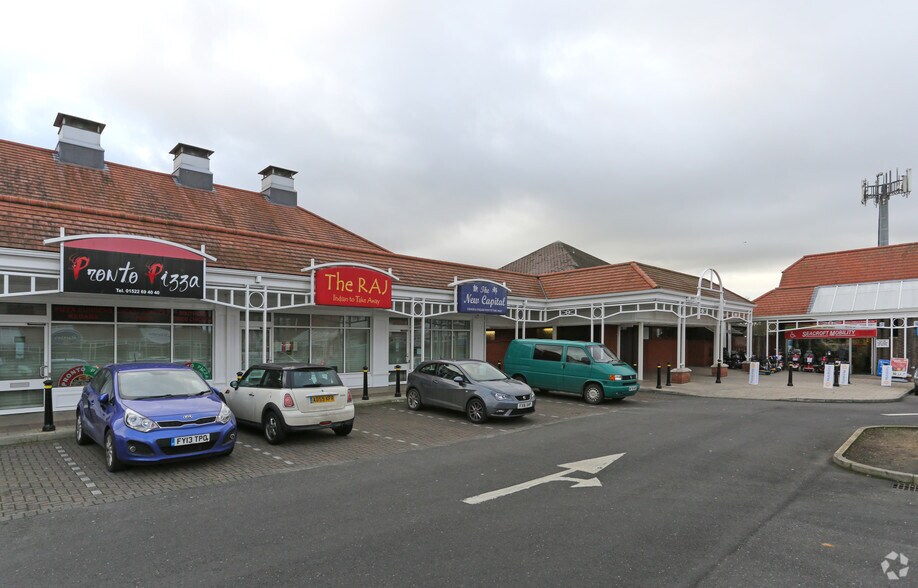 Birchwood Ave, Lincoln à louer - Photo du bâtiment - Image 2 de 10