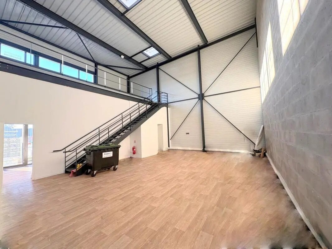 Rue Du Palatinat, Poissy for lease Interior Photo- Image 1 of 6