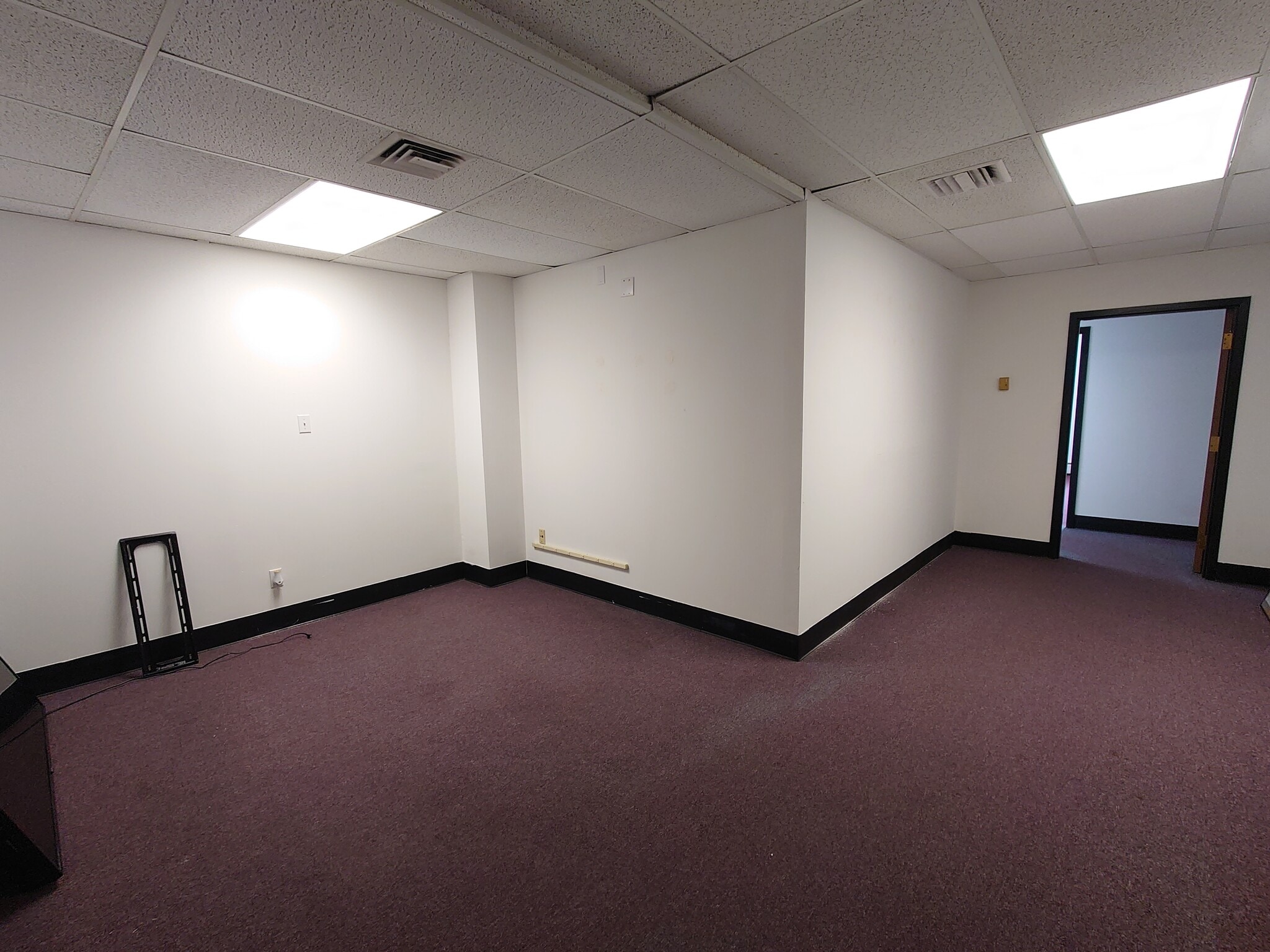 2252-2266 N Prospect Ave, Milwaukee, WI for sale Interior Photo- Image 1 of 9