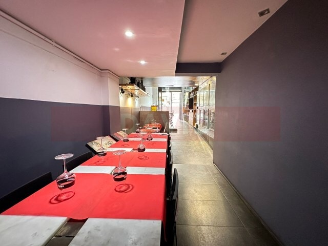 Multifamily in Barcelona, Barcelona for sale - Interior Photo - Image 3 of 9