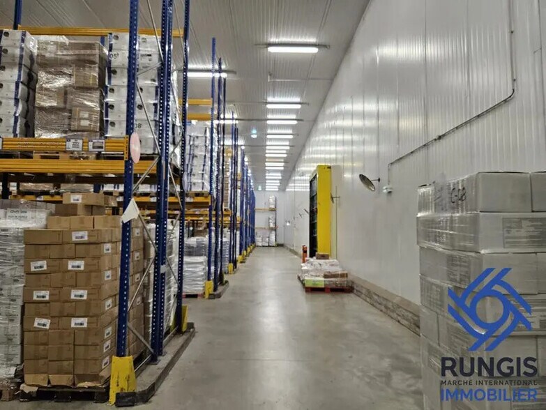 Industrial in SAINT-OUEN-L'AUMONE for lease - Interior Photo - Image 1 of 5