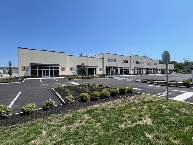 90 Adelphia Rd, Farmingdale, NJ à louer - Photo du bâtiment - Image 3 de 5