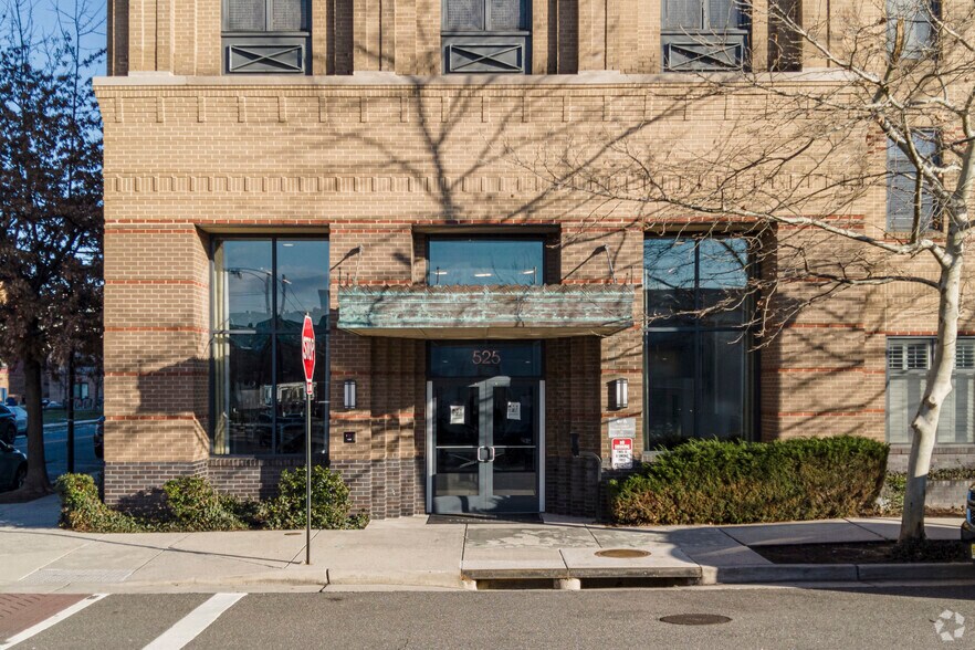 525 N Fayette St, Alexandria, VA for lease - Building Photo - Image 2 of 9