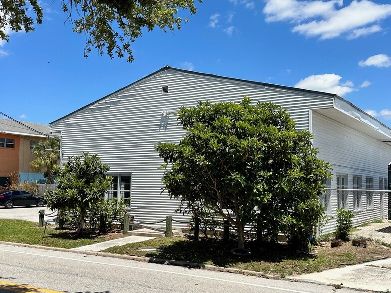 1236 Central Ave, Sarasota, FL à louer - Photo principale - Image 1 de 8