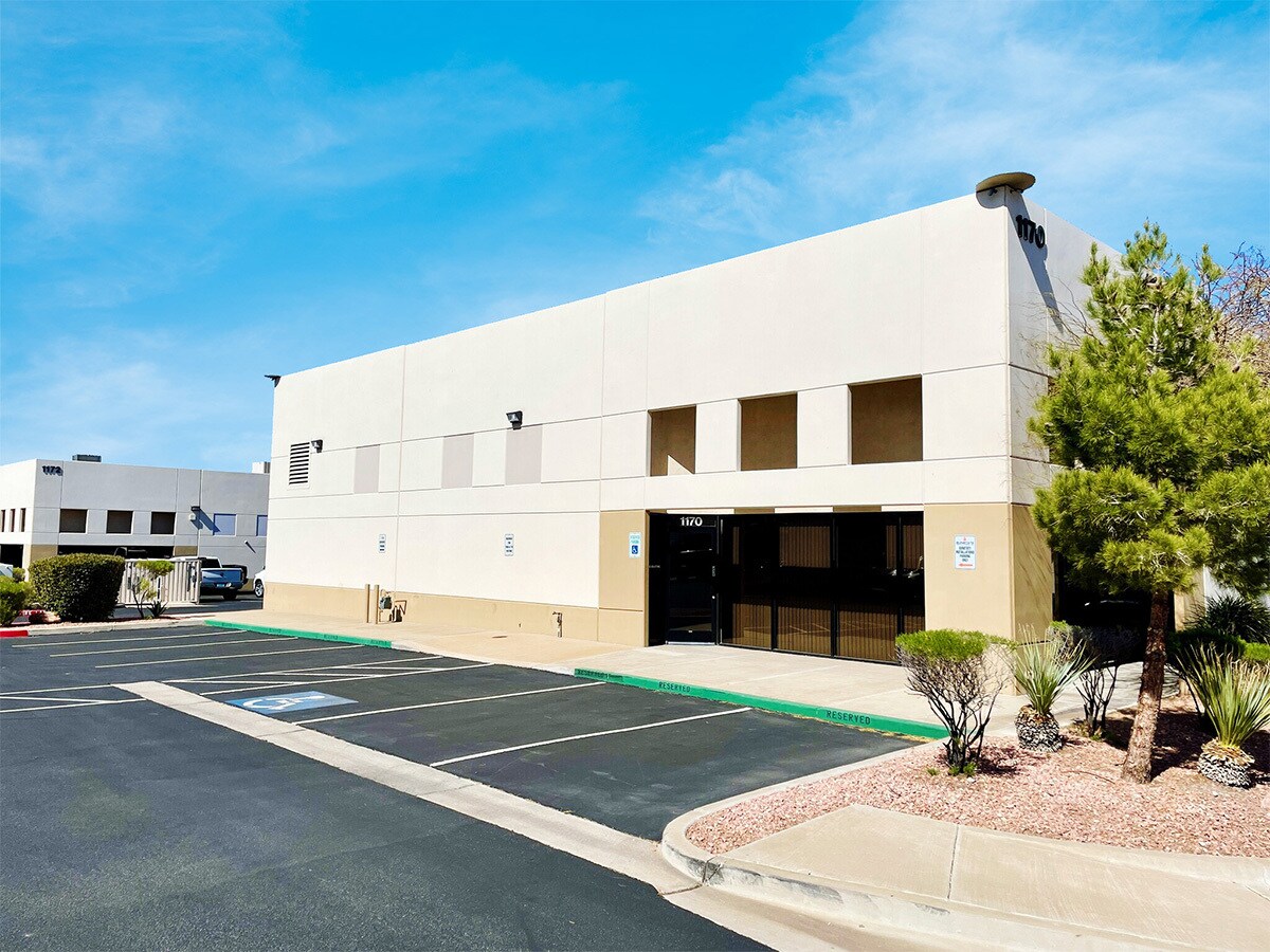1168-1170 Center Point Dr, Henderson, NV à vendre Photo principale- Image 1 de 41