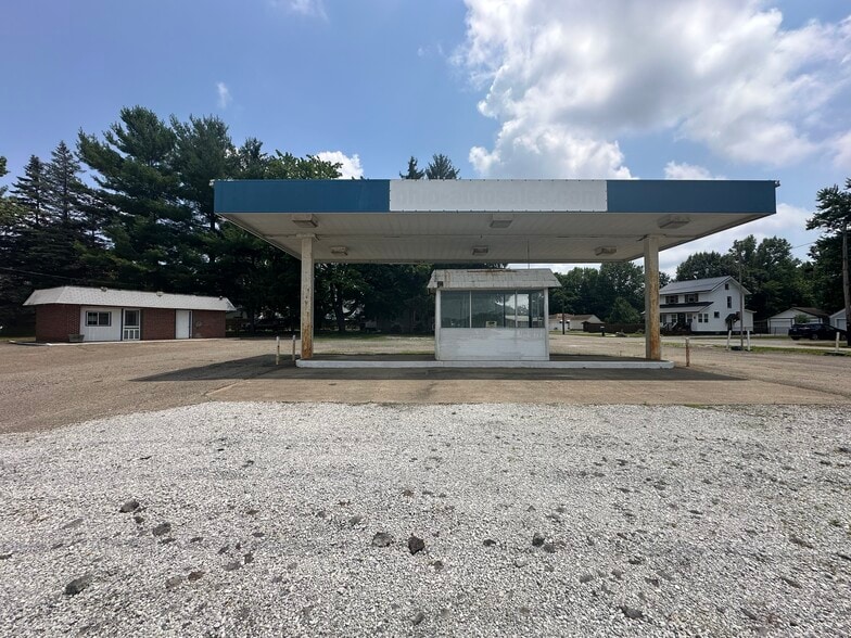 1204 Erie Ave SW, Navarre, OH for lease - Building Photo - Image 2 of 5