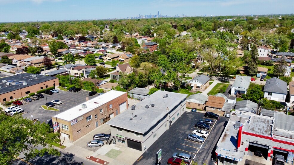 4425 S Harlem Ave, Berwyn, IL à vendre - Photo du bâtiment - Image 3 de 11