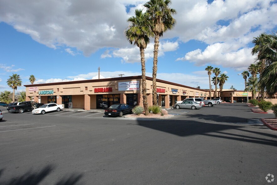 1205 E Sahara Ave, Las Vegas, NV à louer - Photo du bâtiment - Image 3 de 6