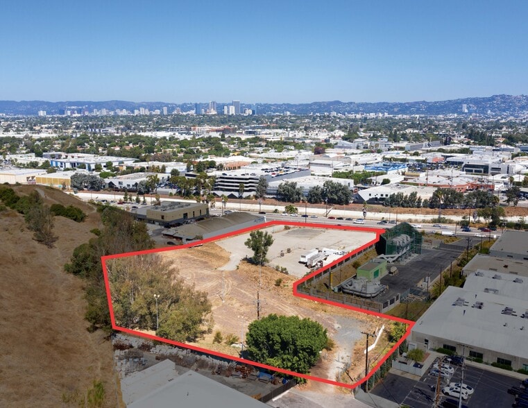 6000 W Jefferson Blvd, Los Angeles, CA à louer - Photo du bâtiment - Image 1 de 14