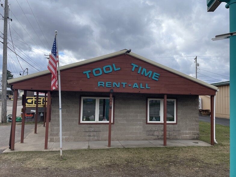 1440 S Stephenson Ave, Iron Mountain, MI à vendre - Photo du bâtiment - Image 1 de 1