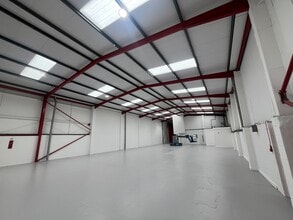 Millshaw Park Way, Leeds for lease Interior Photo- Image 1 of 1