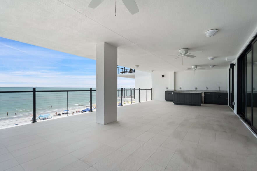14048 Gulf Blvd, Madeira Beach, FL for sale - Building Photo - Image 2 of 12