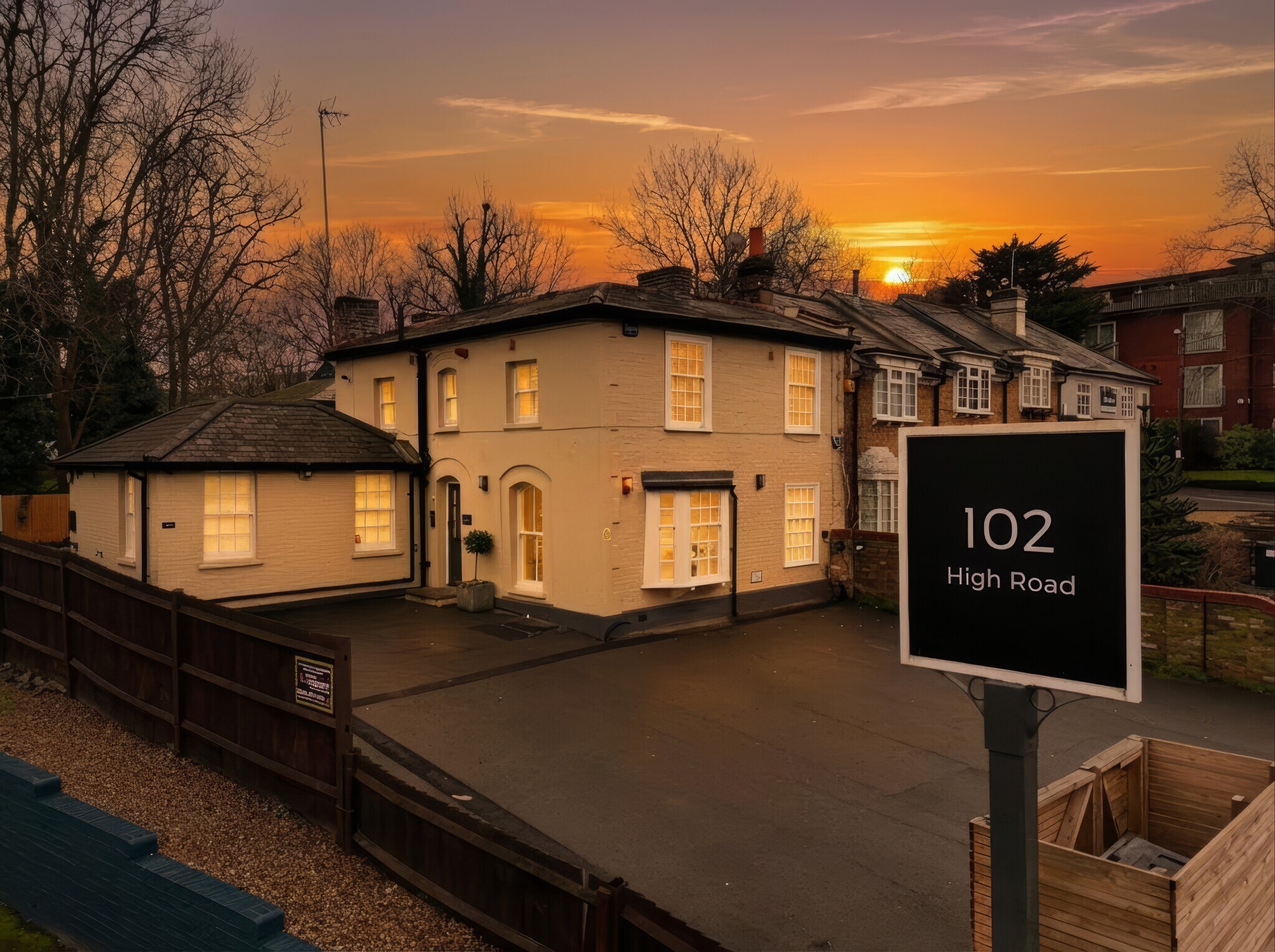 102 High Rd, Chigwell à vendre Photo principale- Image 1 de 6