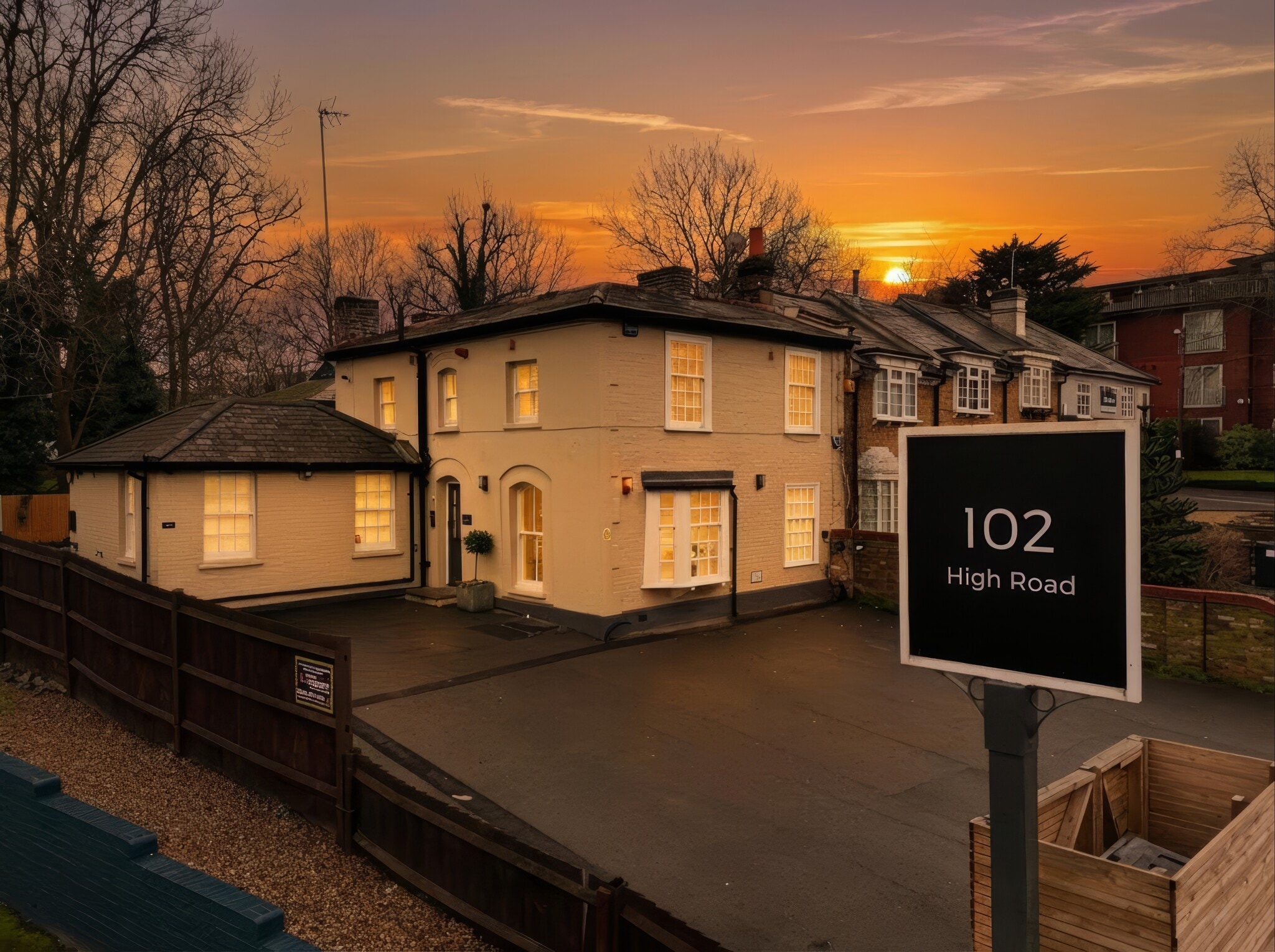 102 High Rd, Chigwell for sale Primary Photo- Image 1 of 6