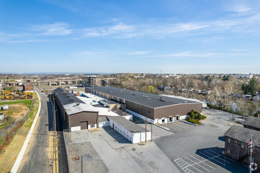 1 Pump Pl, Allentown, PA à louer - Aérien - Image 2 de 10