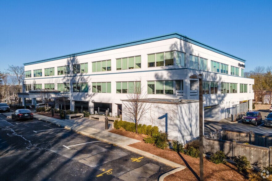 500 Post Rd E, Westport, CT à louer - Photo du bâtiment - Image 2 de 19