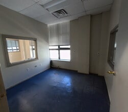 395 Pearl St, Brooklyn, NY for lease Building Photo- Image 2 of 11