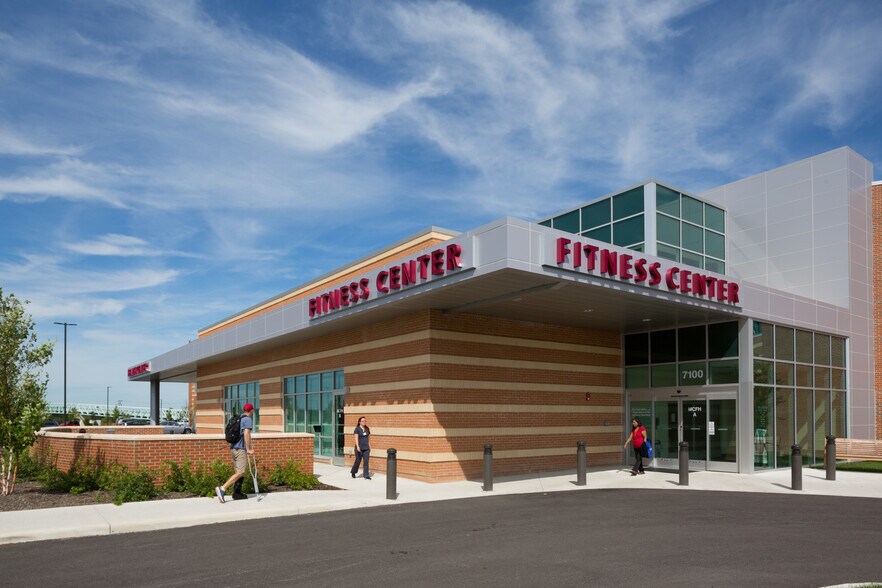7100 Graphics Way, Lewis Center, OH à louer - Photo du bâtiment - Image 3 de 6