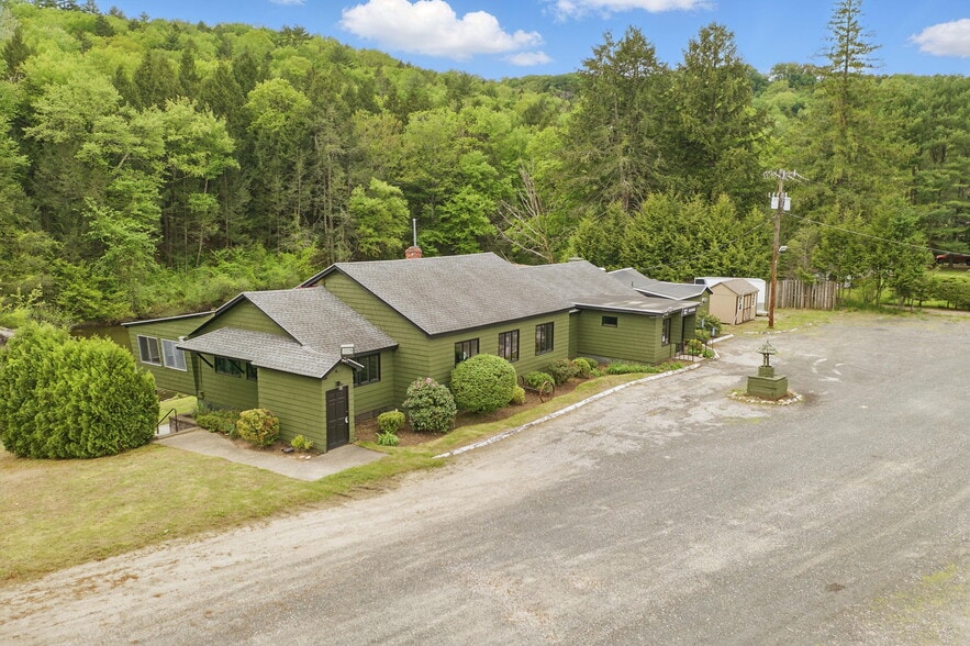 200 Worthington Rd, Huntington, MA for sale - Building Photo - Image 2 of 27