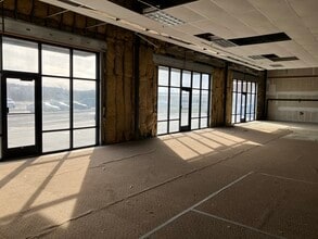 1441 Mall Dr, Council Bluffs, IA for lease Interior Photo- Image 2 of 3