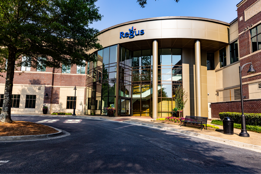 410 Peachtree Pky, Cumming, GA à louer - Photo du bâtiment - Image 1 de 7