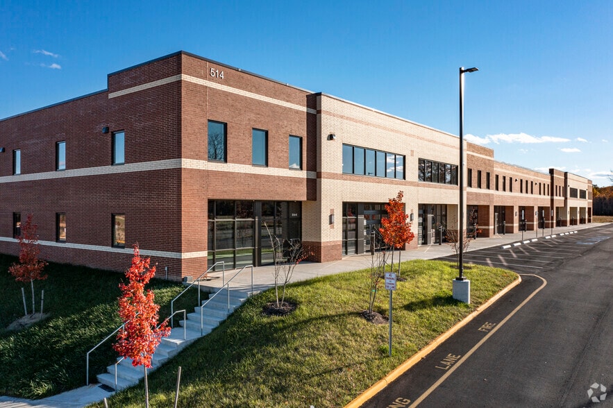 514 Lansdowne Rd, Fredericksburg, VA for lease - Primary Photo - Image 1 of 23