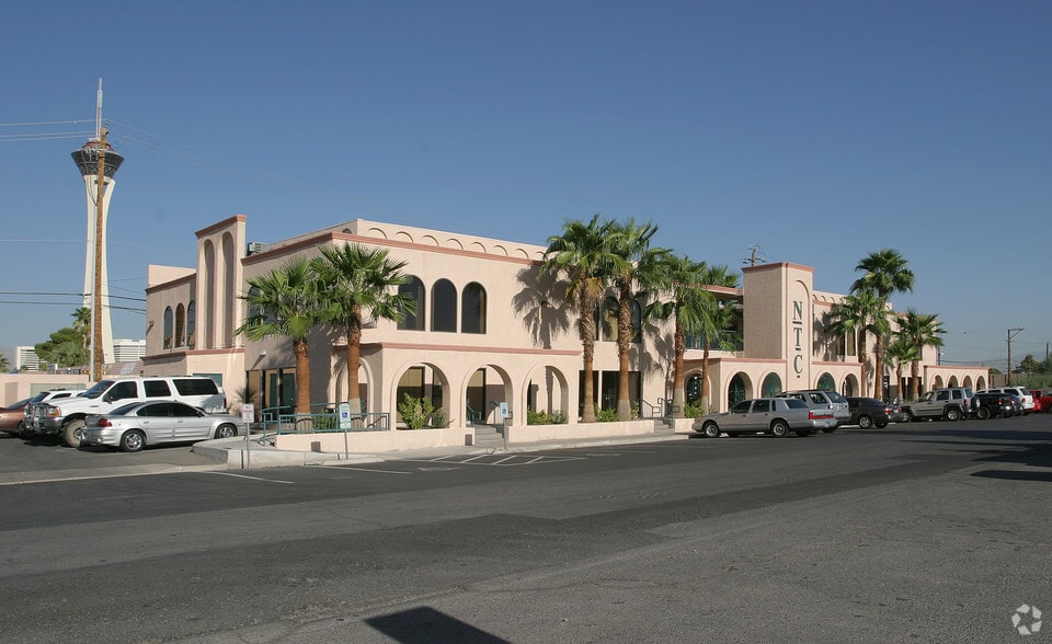 714 E Sahara Ave, Las Vegas, NV for sale - Building Photo - Image 2 of 10