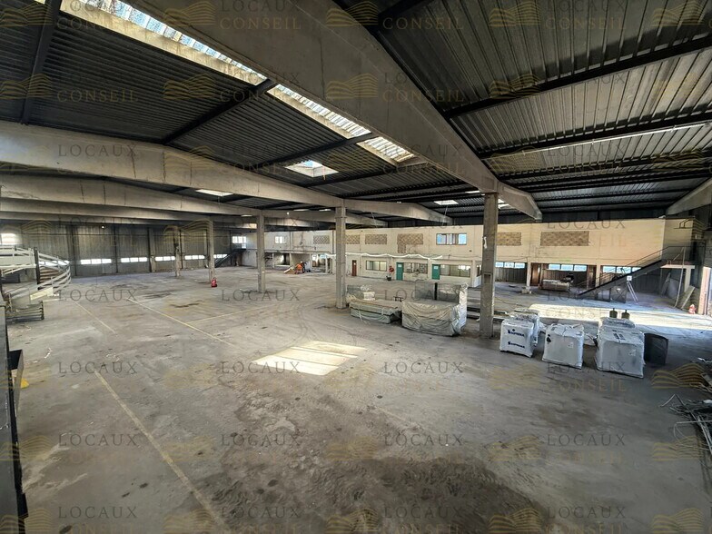 Flex dans SAINT-OUEN-L'AUMONE à louer - Photo du bâtiment - Image 3 de 9