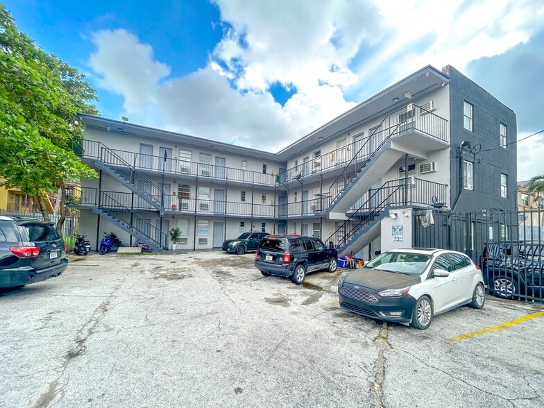 1261 NW 59th St, Miami, FL à vendre - Photo principale - Image 1 de 10