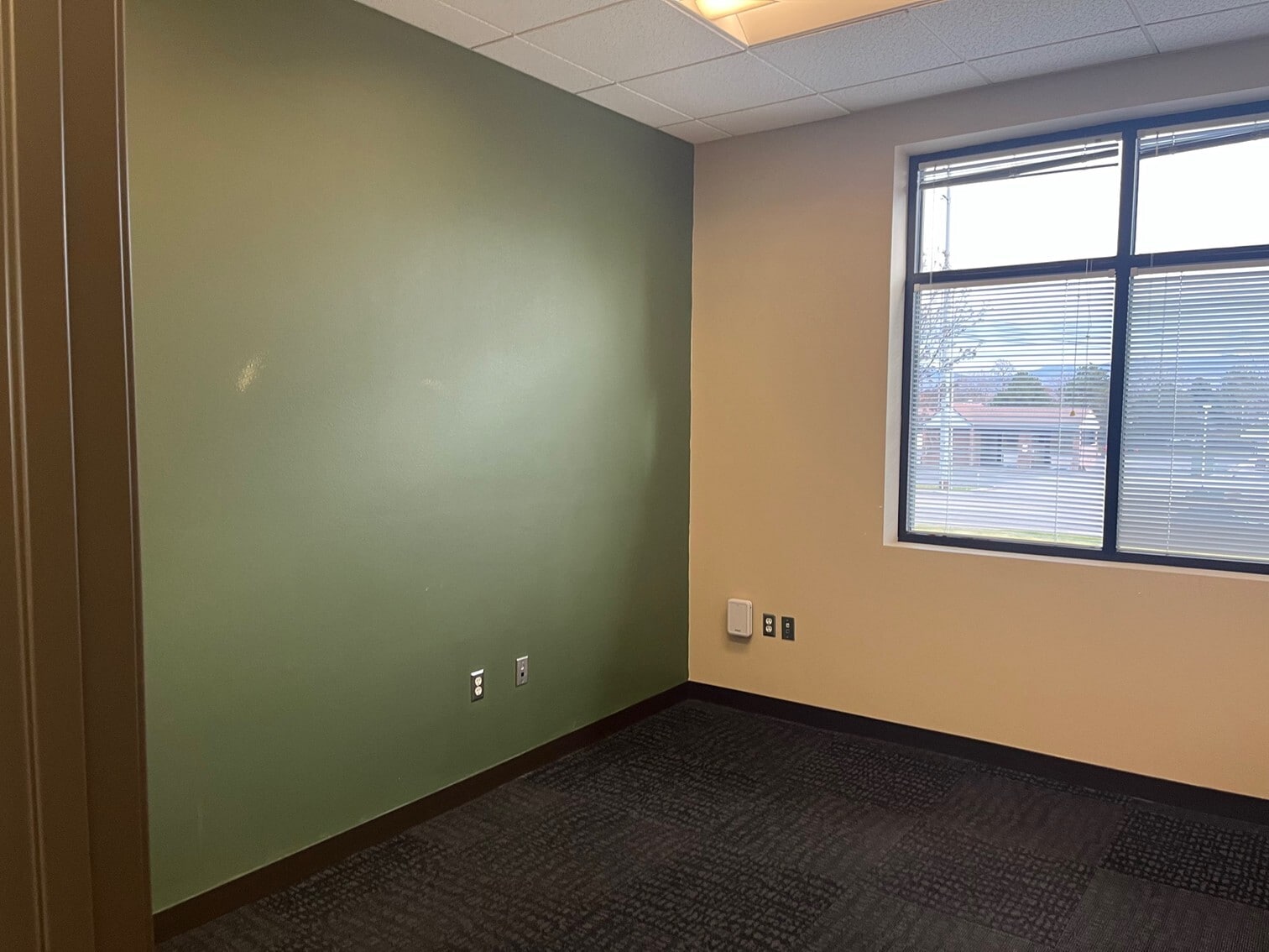 9050 W Overland Rd, Boise, ID for lease Interior Photo- Image 1 of 4