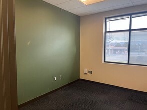 9050 W Overland Rd, Boise, ID for lease Interior Photo- Image 1 of 4