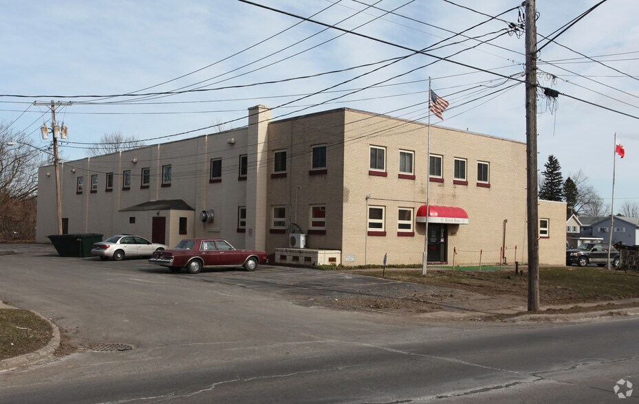 153 W 1st St, Fulton, NY à louer - Photo du bâtiment - Image 2 de 2