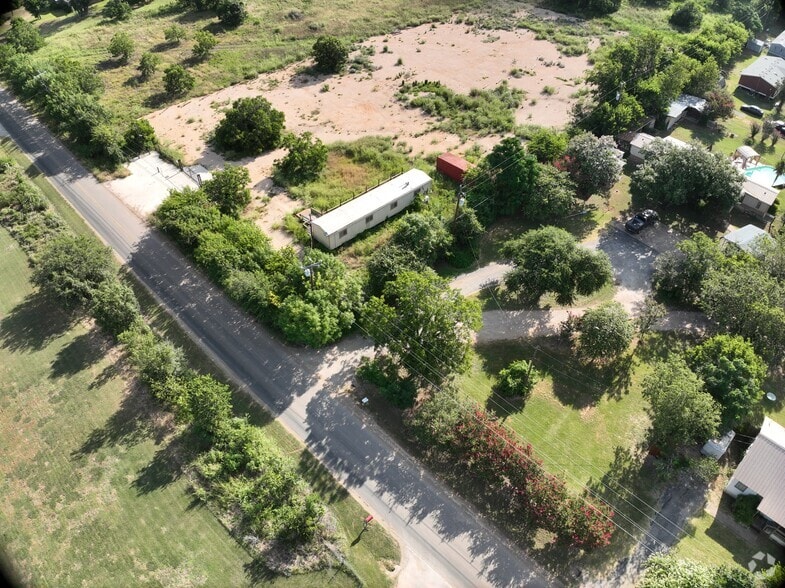 12905 Lowden Ln, Manchaca, TX for sale - Matterport Community - Image 2 of 18