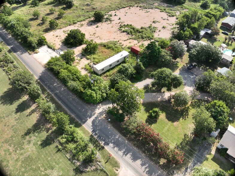 12905 Lowden Ln, Manchaca, TX à vendre - Communauté Matterport - Image 2 de 18
