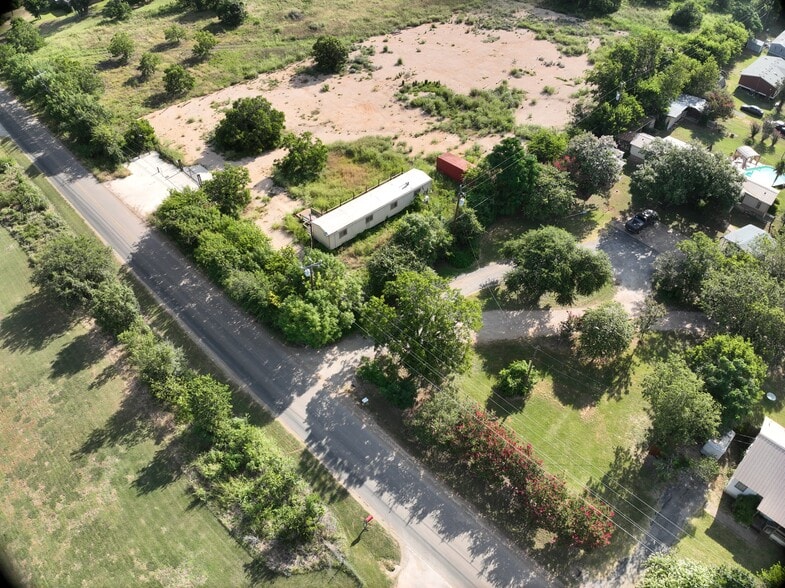12905 Lowden Ln, Manchaca, TX for sale - Matterport Community - Image 2 of 18