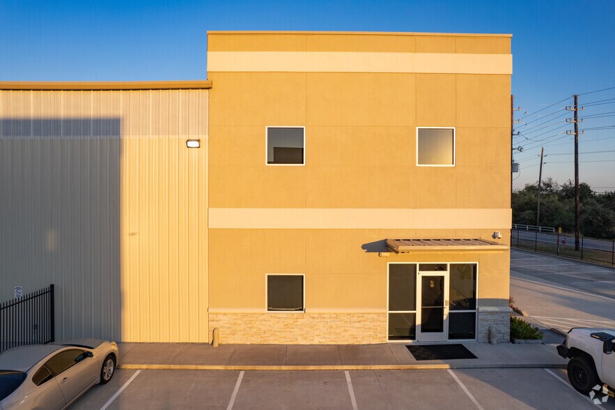 7918 Breen Rd, Houston, TX à louer - Photo du bâtiment - Image 3 de 5