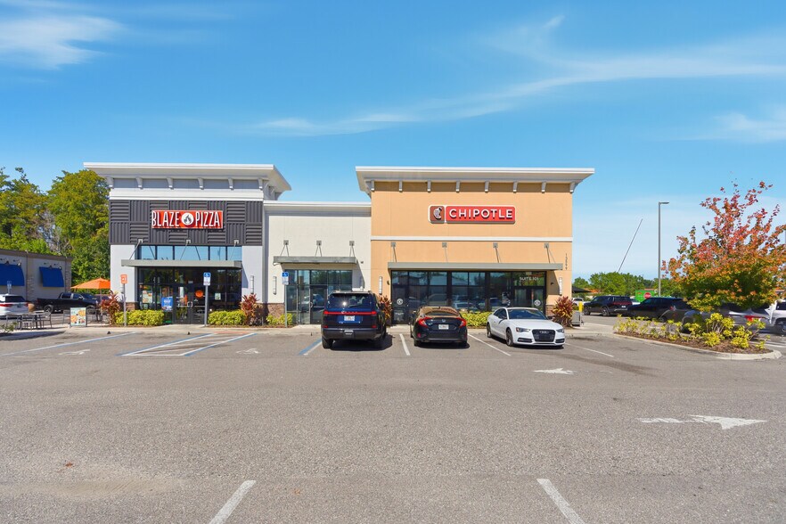 13599 W Colonial Dr, Winter Garden, FL à louer - Photo du bâtiment - Image 2 de 15