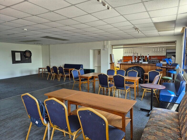 317 Holdenhurst Rd, Bournemouth à louer - Photo du bâtiment - Image 3 de 14