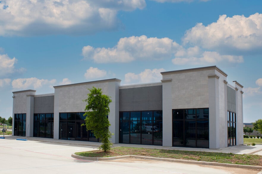 5035 N President George Bush Hwy, Garland, TX for lease - Primary Photo - Image 1 of 8