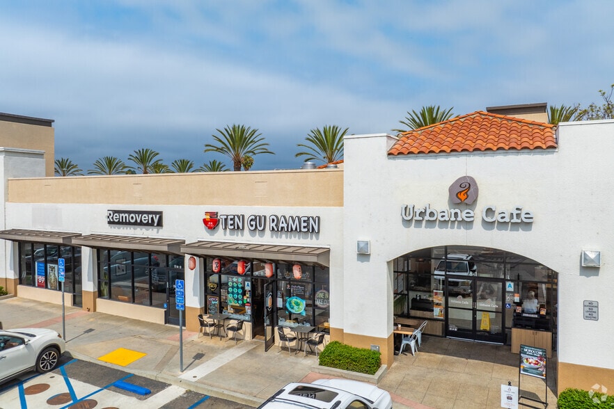 2110-2178 Vista Way, Oceanside, CA for lease - Building Photo - Image 2 of 7