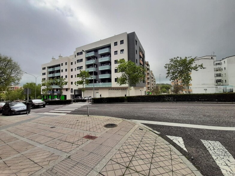 Retail in Cáceres, Cáceres for sale - Building Photo - Image 1 of 18