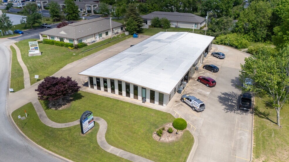 201 S 20th St, Rogers, AR à louer - Photo du bâtiment - Image 3 de 20