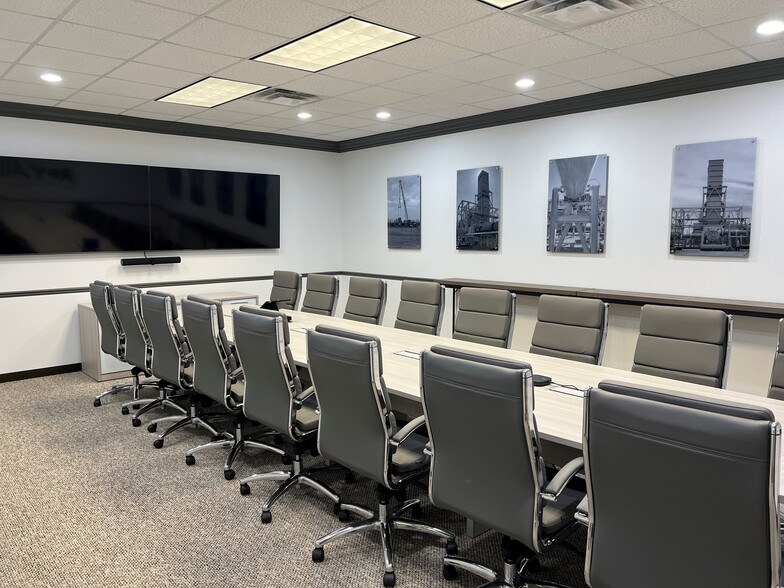 8400 N Sam Houston Pky W, Houston, TX for lease - Building Photo - Image 3 of 12