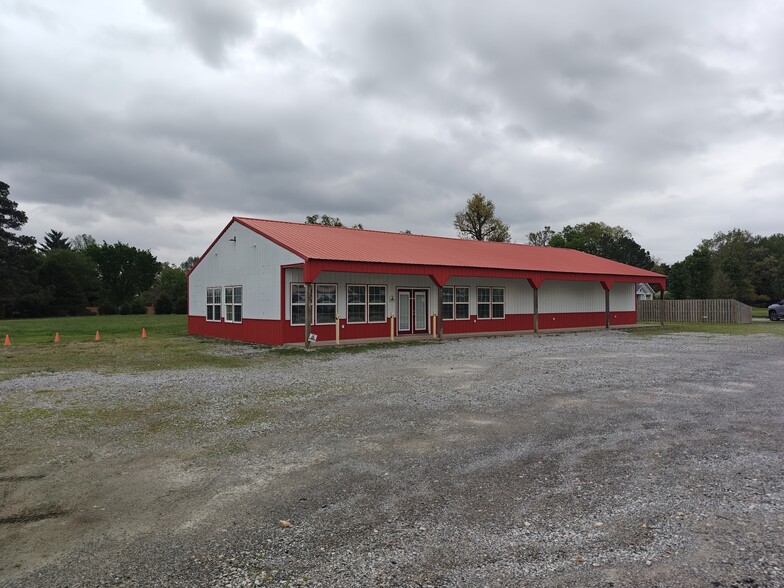 430 N Brent Ln, West Siloam Springs, OK for lease - Building Photo - Image 2 of 15