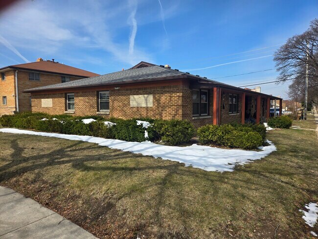Plus de détails pour 4801 N 66th St, Milwaukee, WI - Multi-résidentiel à vendre