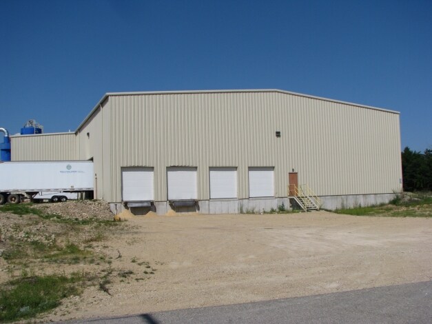 Plus de détails pour 509 Mill St, Montello, WI - Industriel à louer