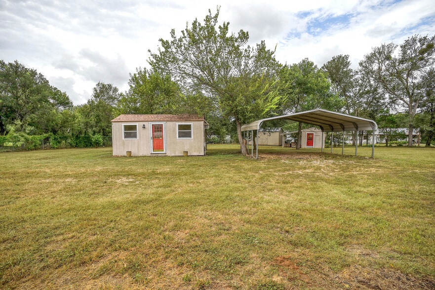 901 Highway 21 W, Cedar Creek, TX for sale - Building Photo - Image 2 of 36