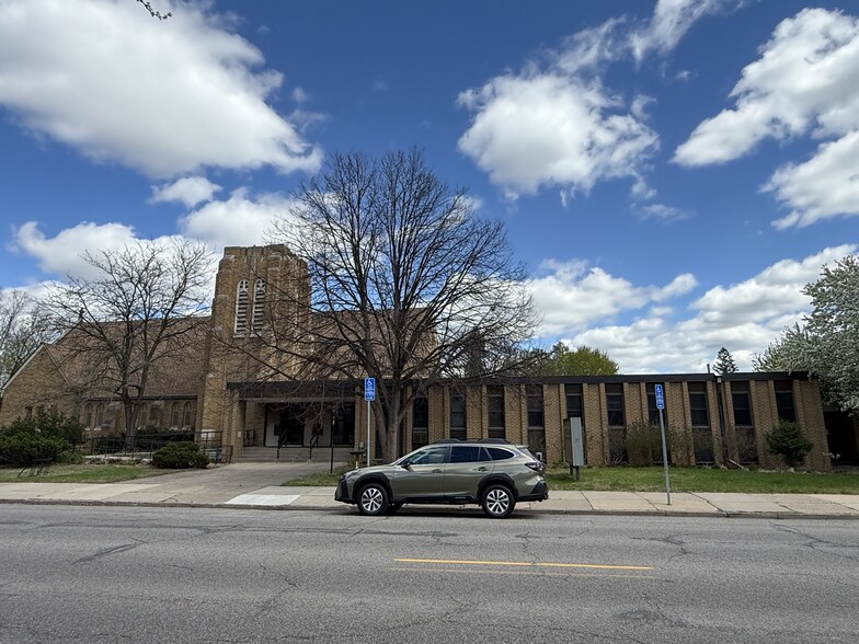 4501 Bloomington Ave, Minneapolis, MN à vendre - Photo du bâtiment - Image 1 de 5