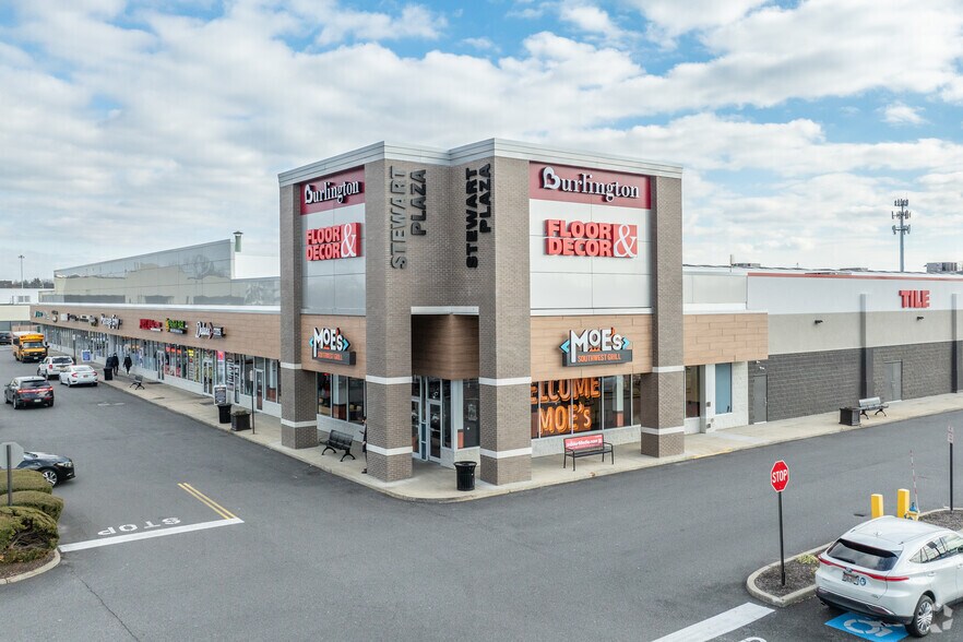 650 Stewart Ave, Garden City, NY for lease - Primary Photo - Image 1 of 5